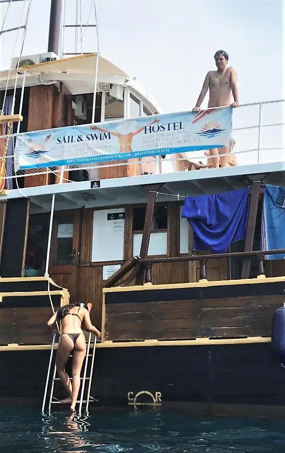 Hotel en barco Rhythm Floating Hostel - Zadar