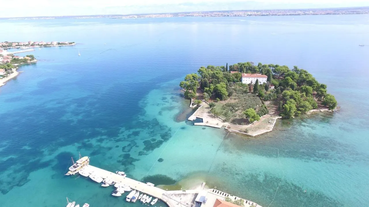 Rhythm Floating Hostel - Zadar