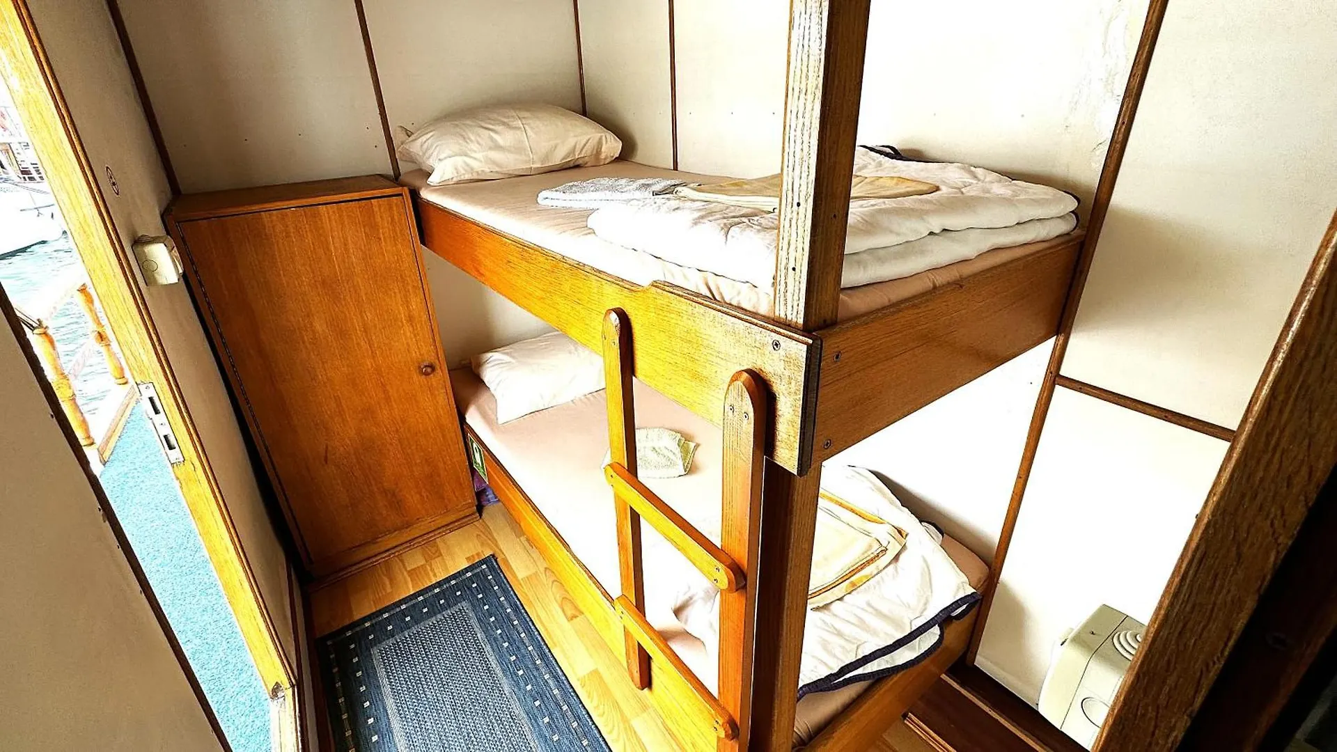 *** Hotel en barco Rhythm Floating Hostel - Zadar Croacia