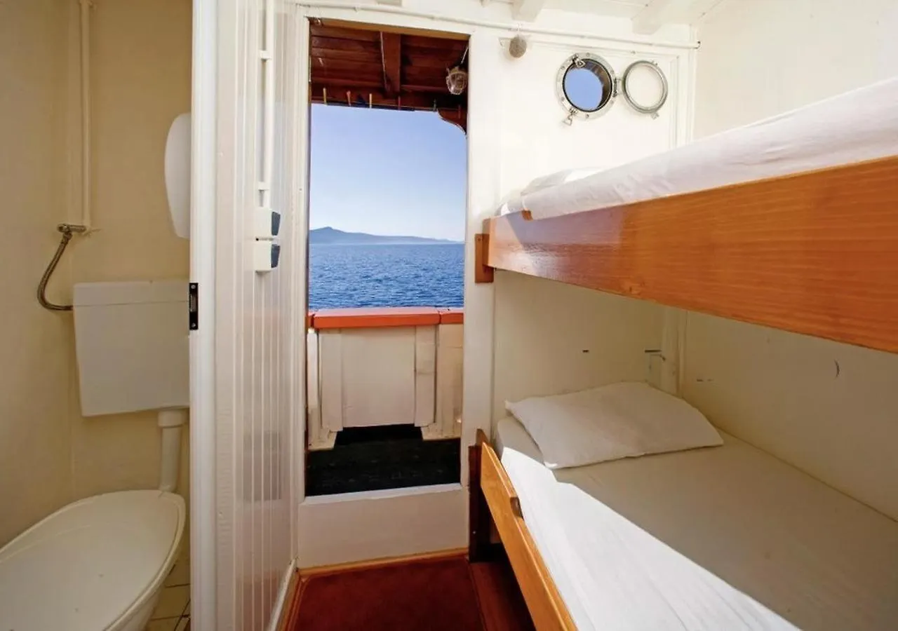 Hotel na wodzie Rhythm Floating Hostel - Zadar